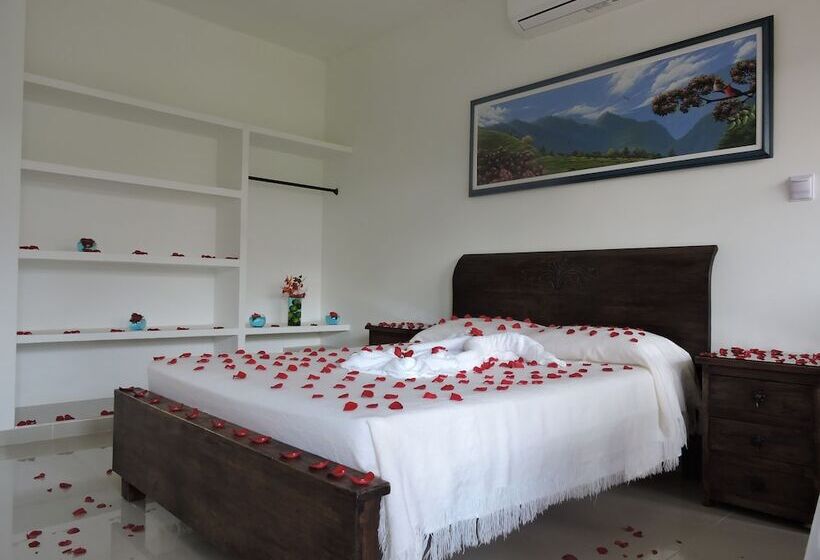 Номер Стандарт Трехместный, Melgar Villa Valeria Boutique