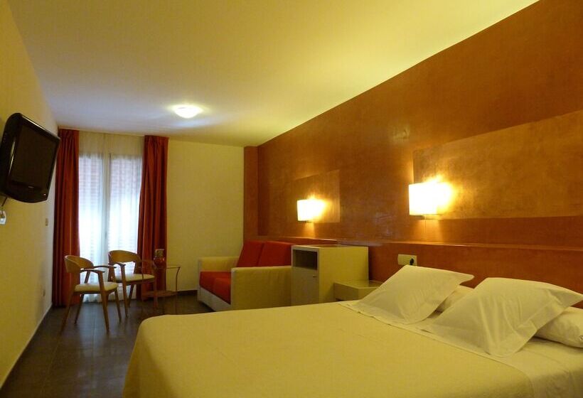 سوییت جونیور با چشمانداز شهر, Carmen