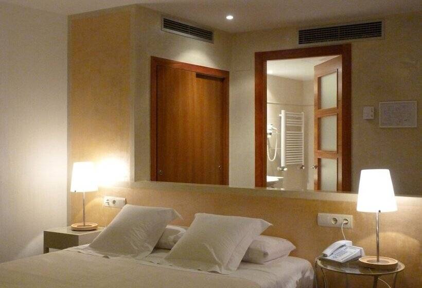 اتاق سوپریور با چشمانداز شهر, Carmen