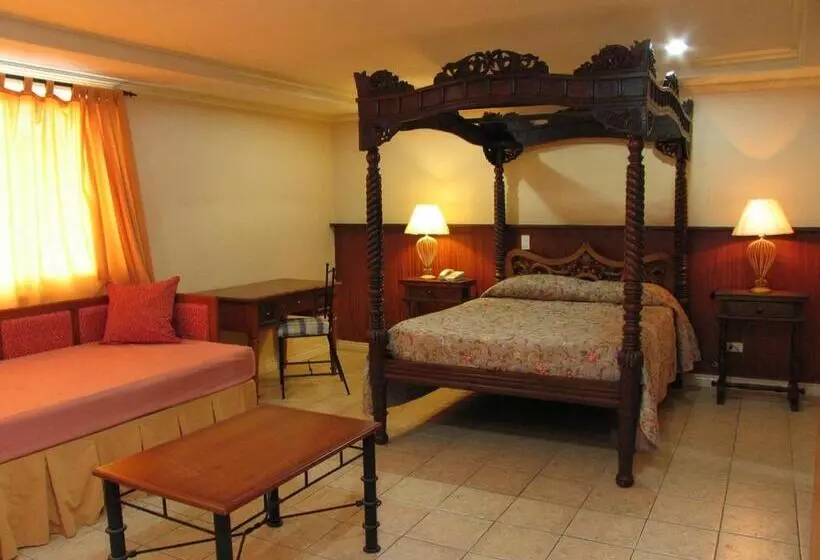 سوئیت پریمیوم, Crown Regency Residences Davao