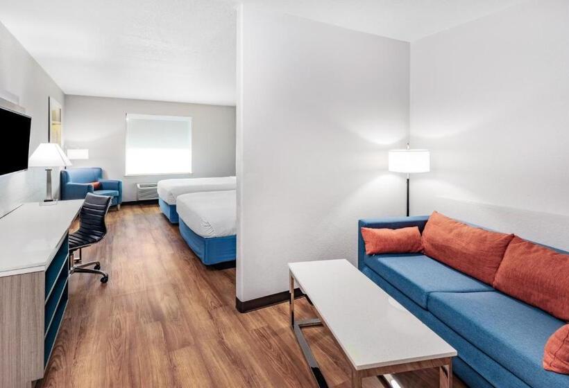 Студия Стандарт, Days Inn & Suites By Wyndham San Antonio Near Frost Bank Center