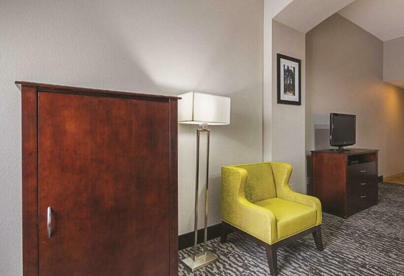 Номер Executive, La Quinta By Wyndham Fresno Northwest