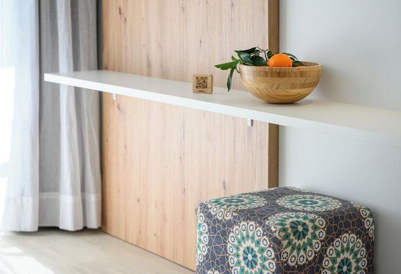 스튜디오 산전망, Marina