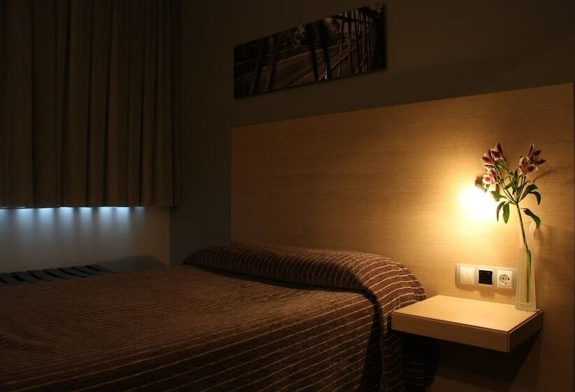 标准单人间, Pontes Do Eume