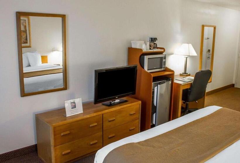 キングサイズベッドのスタンダードルーム, Quality Inn & Suites Longview Kelso