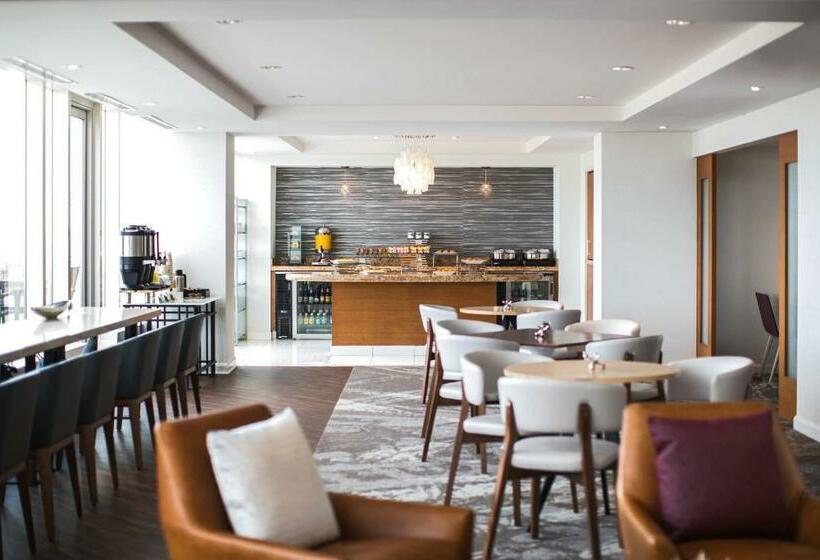 클럽 룸 킹침대, Renaissance Schaumburg Convention Center