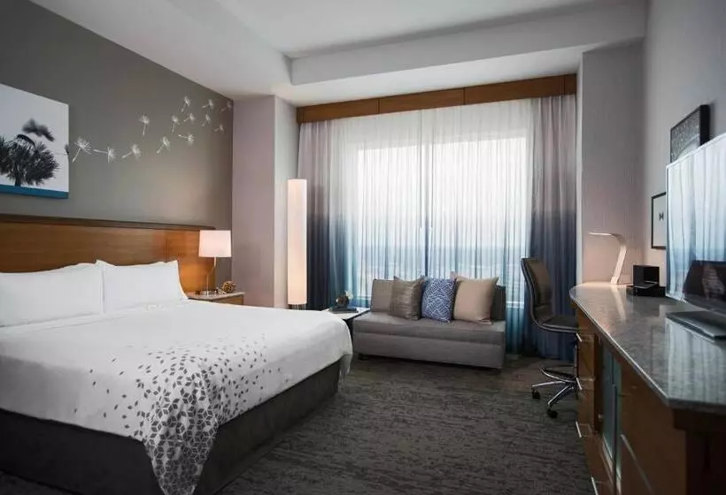 اتاق استاندارد با تخت بزرگ, Renaissance Schaumburg Convention Center
