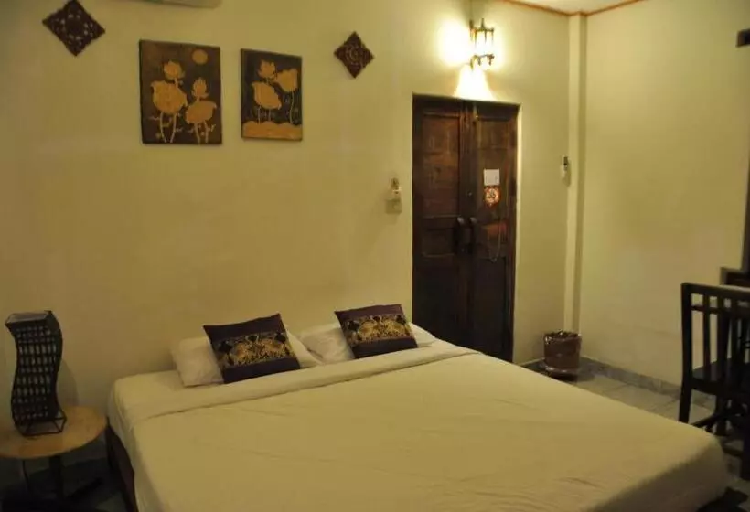 Quarto standard, Ruean Thai