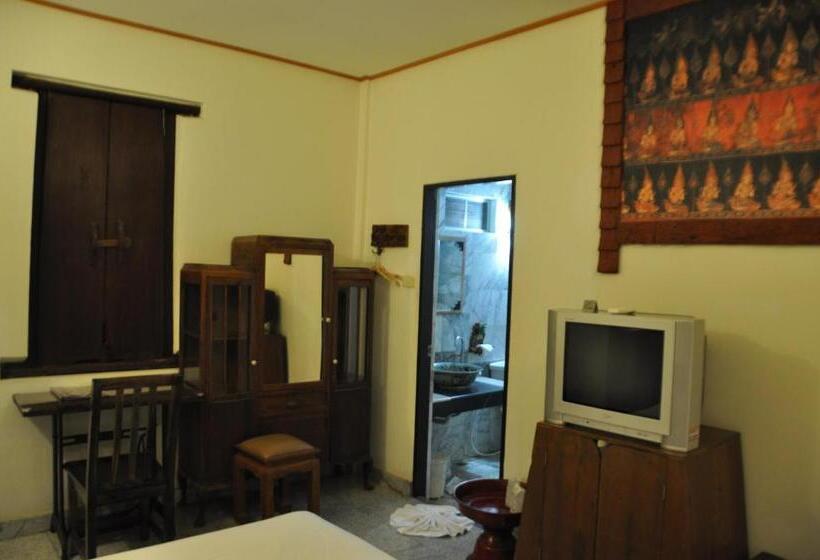 חדר סטנדרט, Ruean Thai