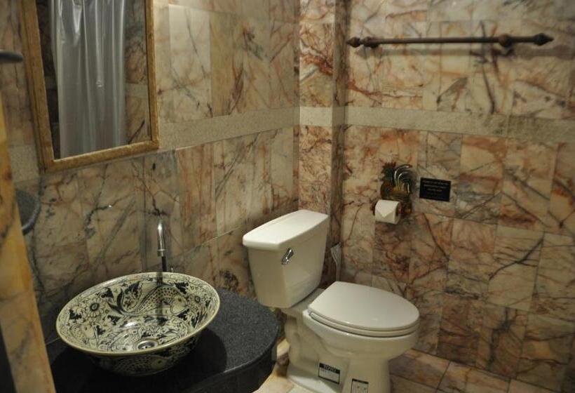 חדר סטנדרט, Ruean Thai