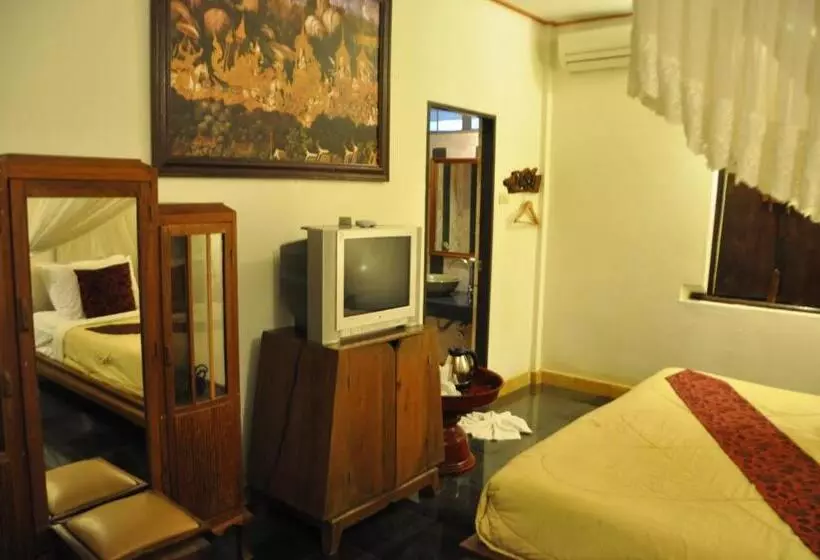 Quarto superior, Ruean Thai