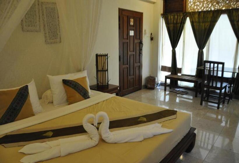 חדר סופריור, Ruean Thai