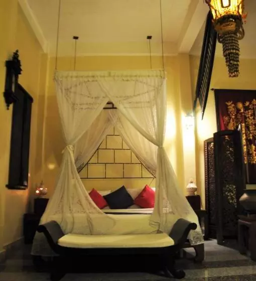 Quarto deluxe, Ruean Thai