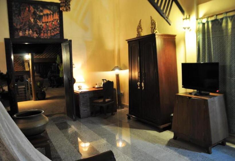 חדר דלוקס, Ruean Thai