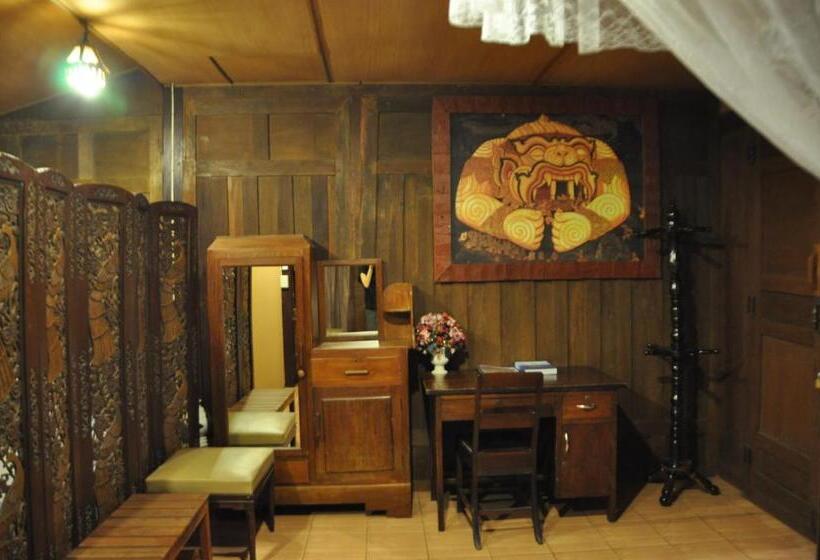 חדר משפחתי, Ruean Thai