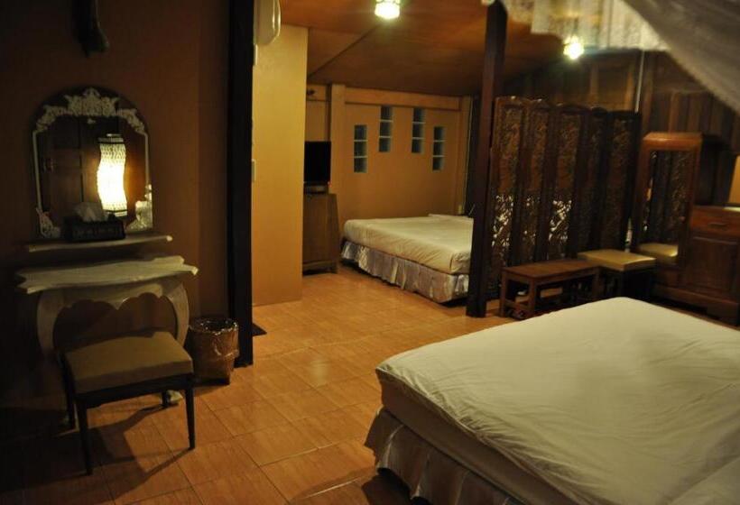 חדר משפחתי, Ruean Thai