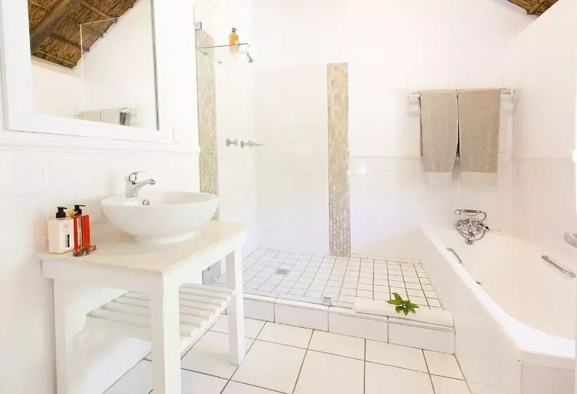Standard Kolmen Hengen Huone, Sandals Guest House
