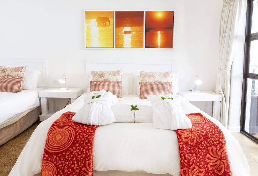 Номер Стандарт Трехместный, Sandals Guest House