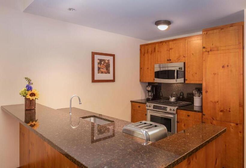 سوییت, The Lodge At Spruce Peak, A Destination By Hyatt Residence