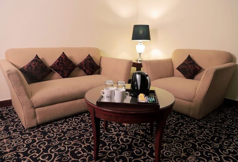 اتاق لوکس, The Residency