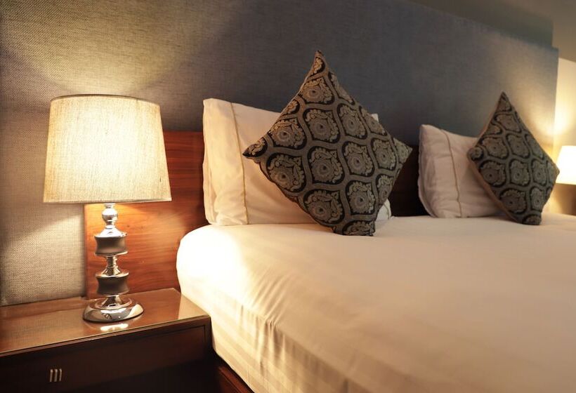 اتاق سوپریور, The Residency