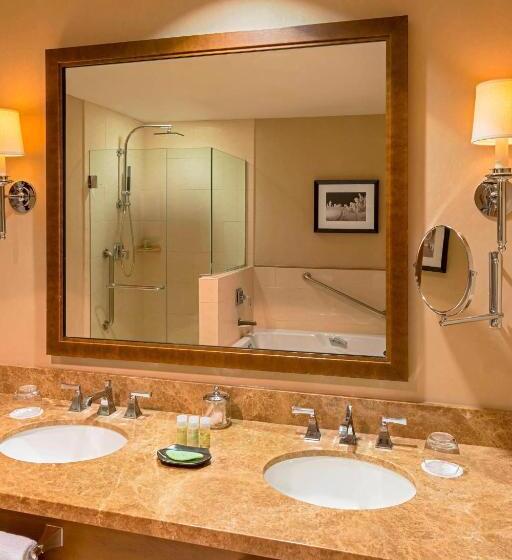 Люкс 3 Спальни, The Westin Riverfront Resort & Spa, Avon, Vail Valley