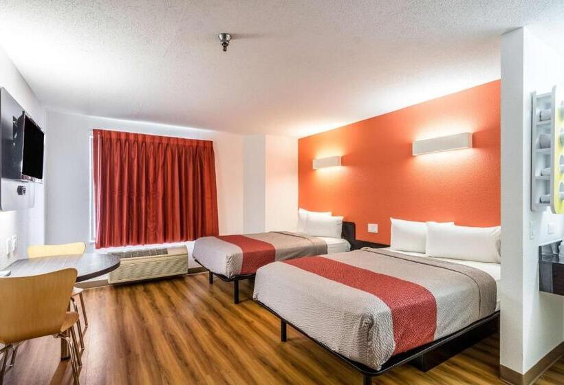 四人标准间, Motel 6 Harvey, Il