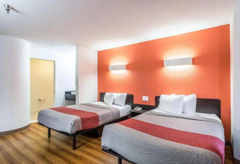 四人标准间, Motel 6 Harvey, Il