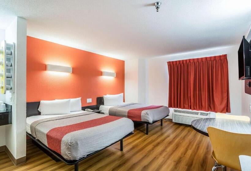 四人标准间, Motel 6 Harvey, Il