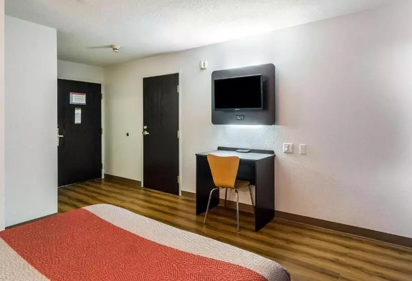 身障者適用スタンダードルーム, Motel 6 Harvey, Il