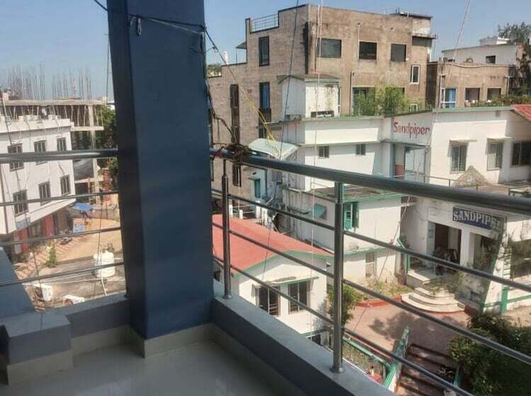 اتاق لوکس با چشم‌انداز شهر, Goroomgo Marine Blue Swimming Pool Digha