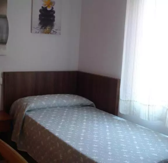 اتاق استاندارد یک تخته با سرویس بهداشتی مشترک, Hostal Margarita