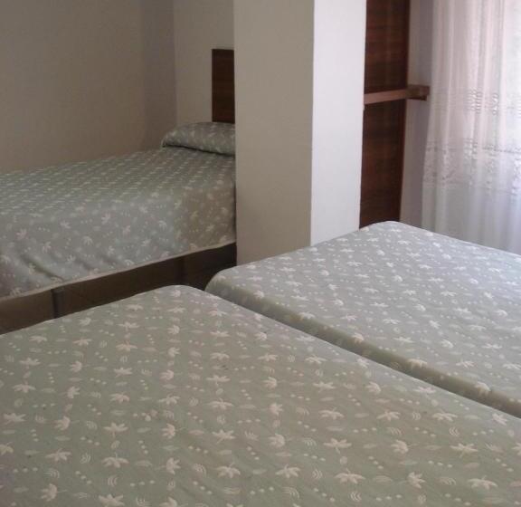 标准三人间, Hostal Margarita