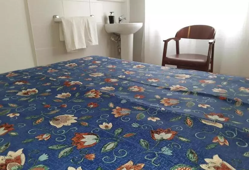 اتاق استاندارد با سرویس بهداشتی مشترک, Hostal Margarita