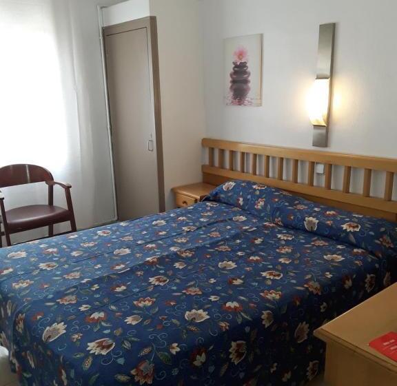 带共用浴室的标准房间, Hostal Margarita