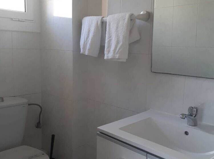 带共用浴室的标准房间, Hostal Margarita