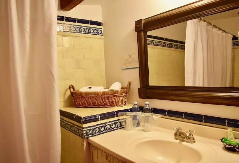 سوییت جونیور, Ana Catalina & Suites