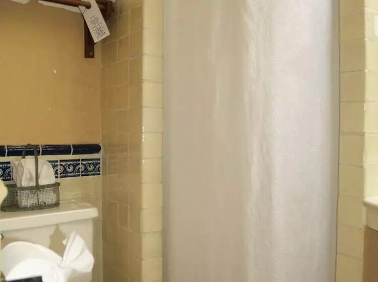 سوییت جونیور, Ana Catalina & Suites