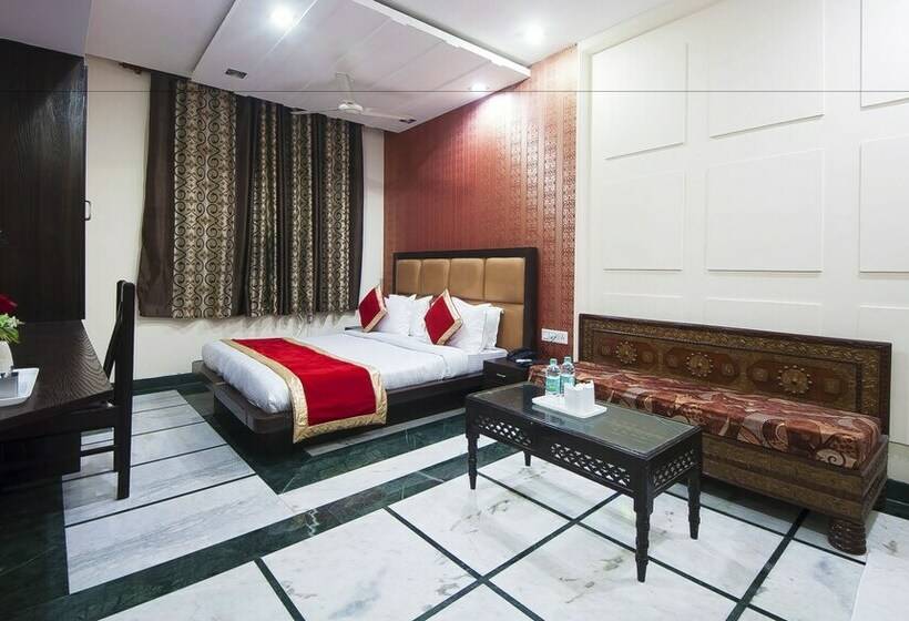 Номер Deluxe, Apra Inn