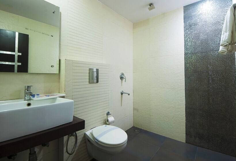 اتاق لوکس, Apra Inn
