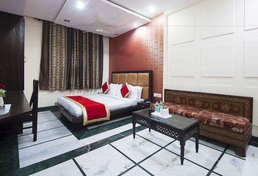 Номер Deluxe, Apra Inn