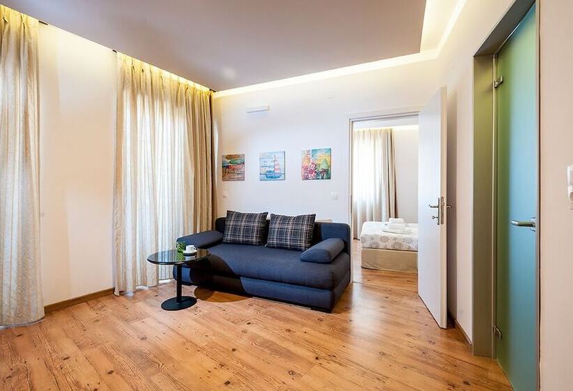 شقة غرفة نوم واحدة مزودة بشُرفة, Elina Hotel Apartments