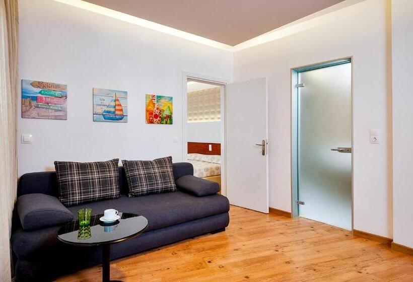 شقة غرفة نوم واحدة مزودة بشُرفة, Elina Hotel Apartments