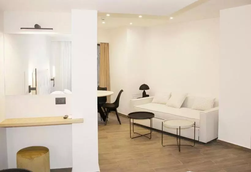 スーペリアスタジオ, Elina Hotel Apartments