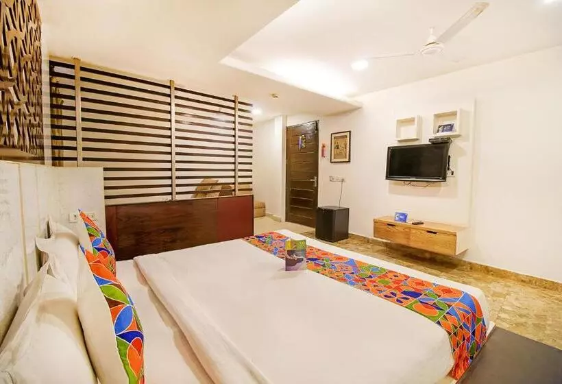スイート, Fabhotel White Klove Paharganj