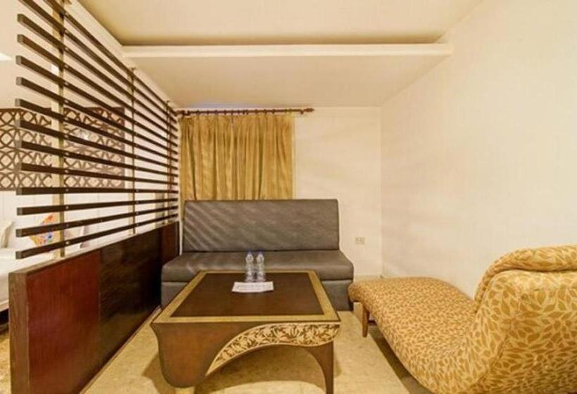 جناح, Fabhotel White Klove Paharganj