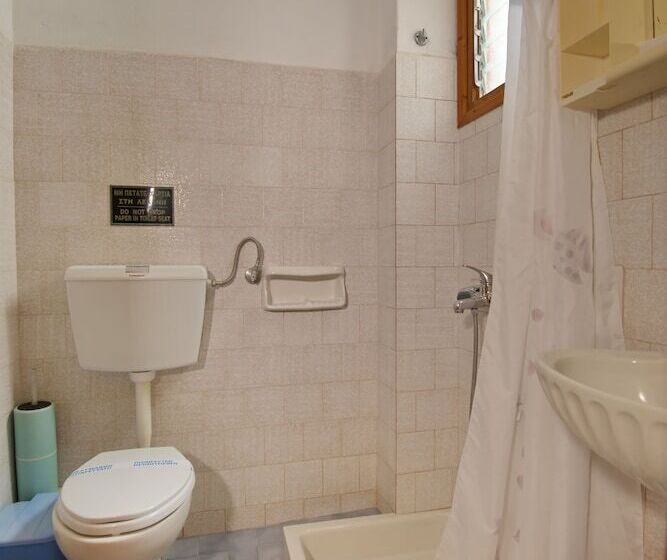 استودیو استاندارد با چشمانداز باغ, Gorgona