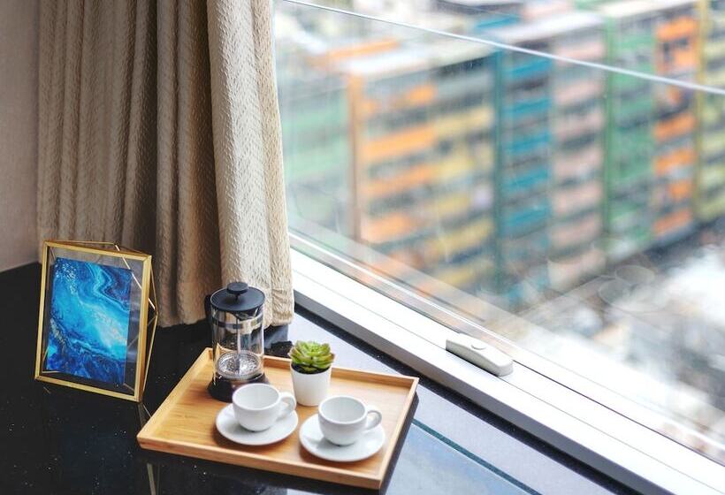 اتاق لوکس سه تخته, Harbour Plaza 8 Degrees