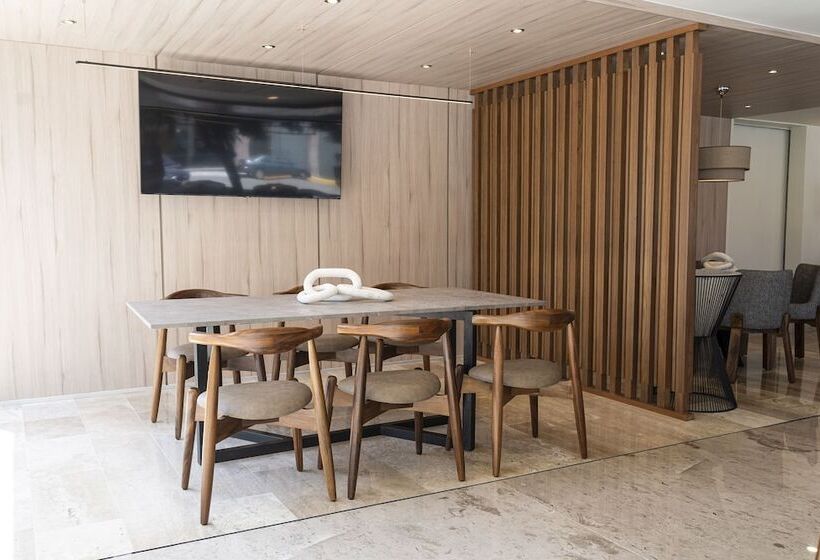 غرفة قياسية, La Posada Hotel Y Suites