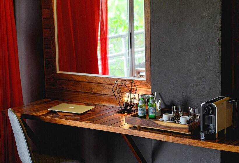 주니어 스위트, Reina Roja Hotel Boutique